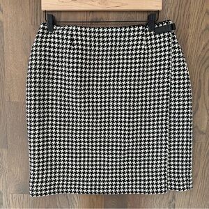 Ralph Lauren 100% Wool Houndstooth Lined Wrap Skirt in Black and Cream Size 12